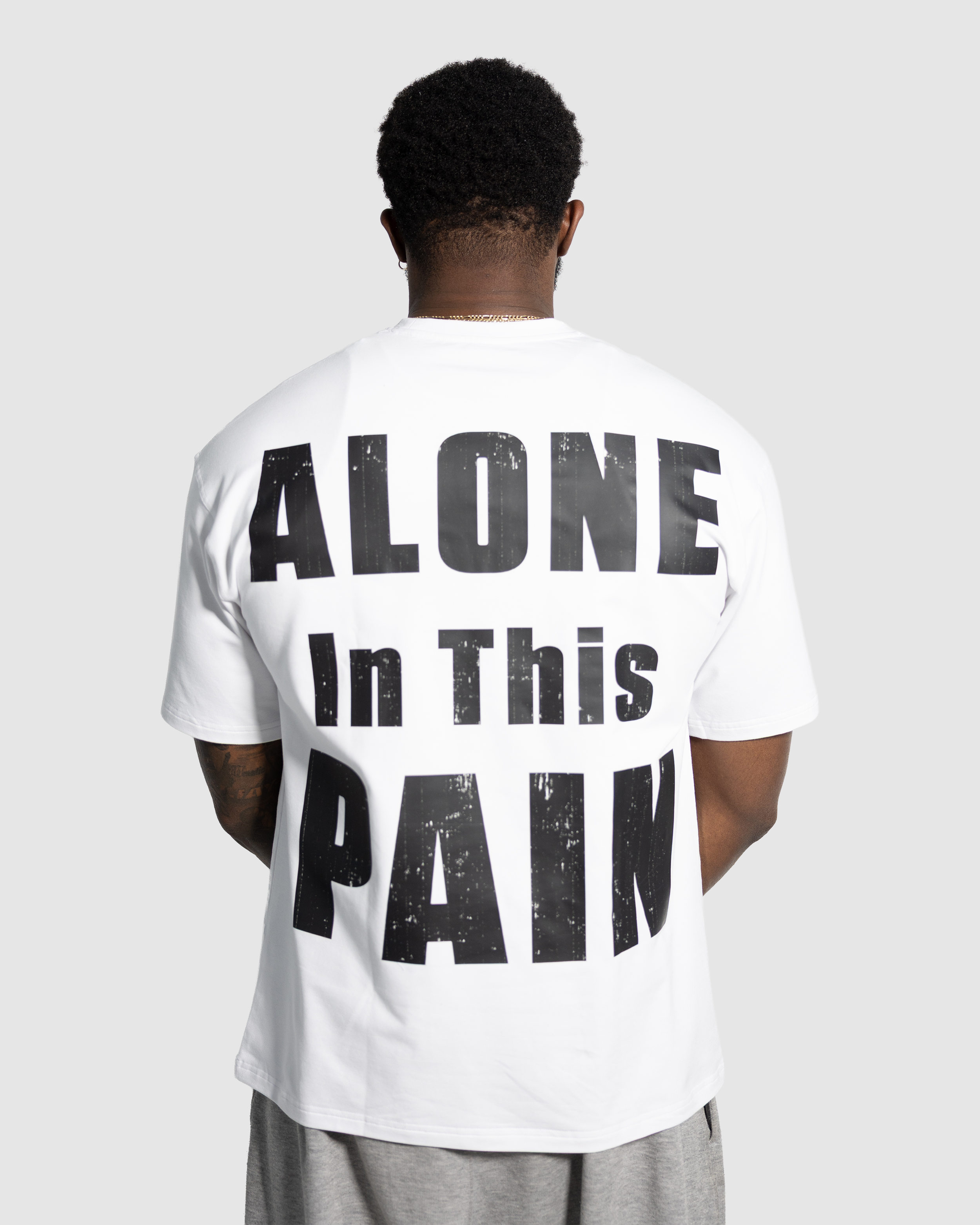 ALONE IN THIS PAIN OVERSIZED TEE